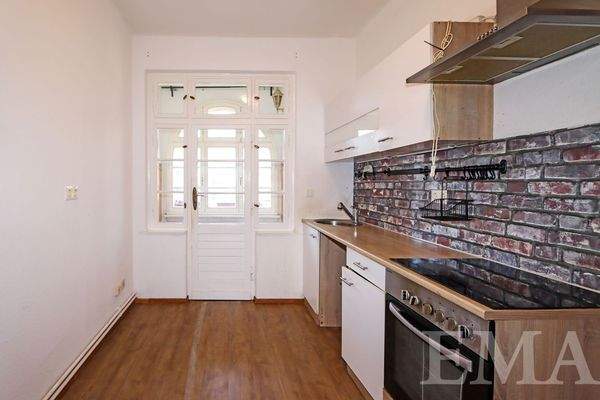 Küche mit Zugang zum Wintergarten