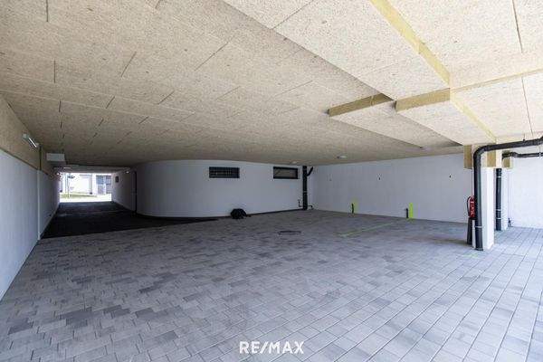 Apartment Neusiedl/See, Stellplätze m. Einfahrt