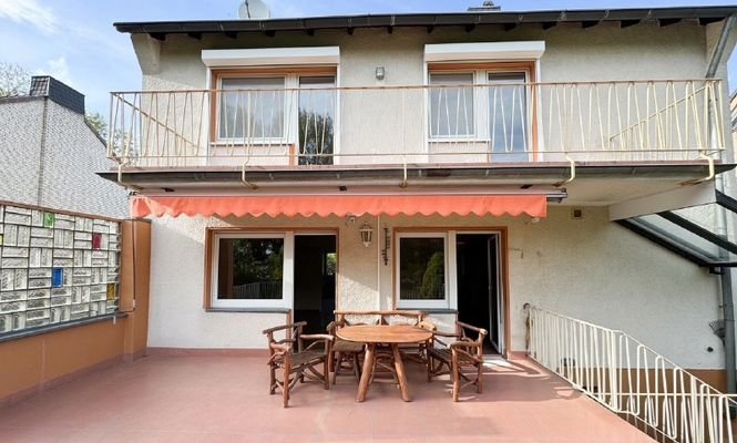 Terrasse und Balkon