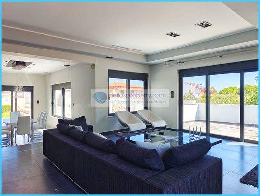 f72b78181c6d4488bf96f61362c3706f-original