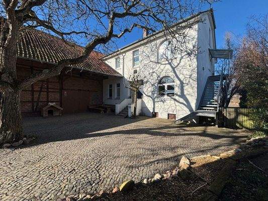 Wohnhaus mit Scheune