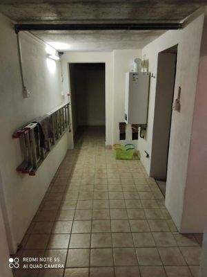 Flur Keller mit Therme