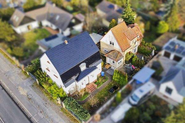 01. Luftaufnahme beide Häuser