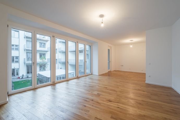 Luxuriös kernsanierte 3-Zimmer-Wohnung mit Balkon in Karslruhe Weststadt