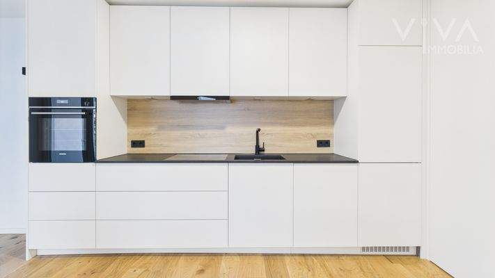 Maßgescheiderte Küche mit Siemens Einbaugeräten