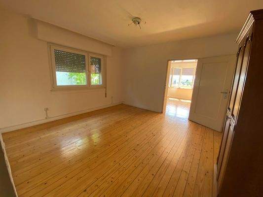 Kinder-Arbeits-Zimmer, Blick Richtung Tür zum Schlafzimmer