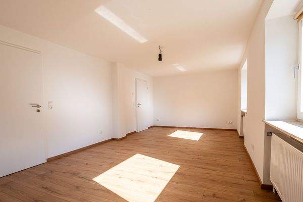 18326 Wohnzimmer Haupthaus