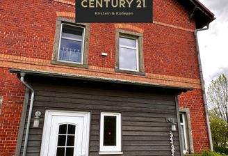 Hausansicht mit Vorbau