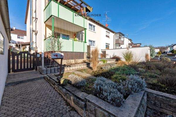 Hausansicht Vorgarten