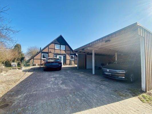 Einfahrt rum Fachwerktraum