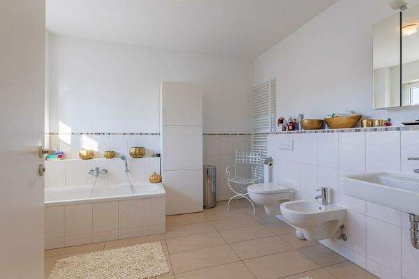 Großzügiges Badezimmer