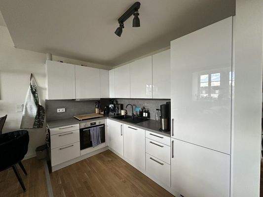 Einbauküche mit Elektrogeräten