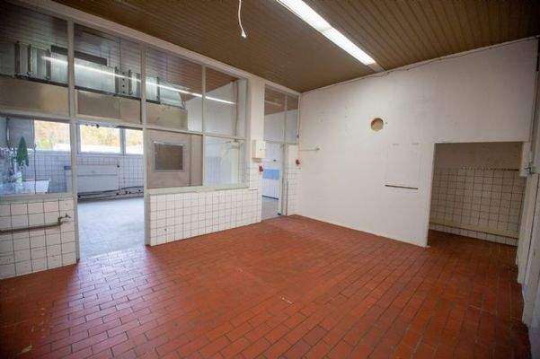 Zugang zu Küche und Lager klein