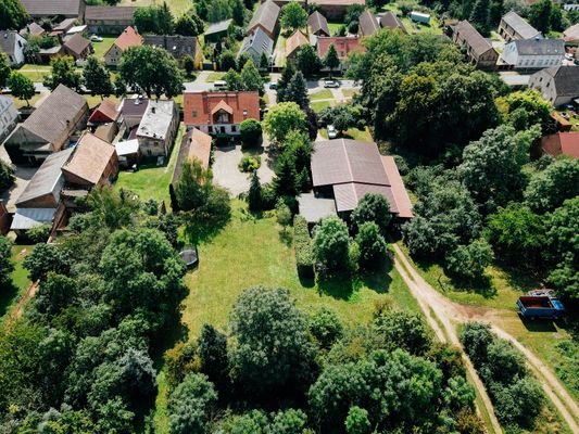 Einfamilienhaus mit Nachbargrundstück (Halle)