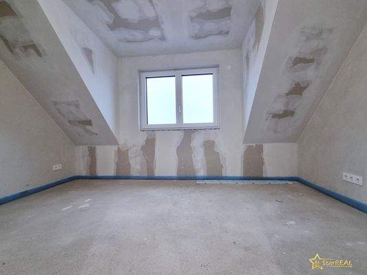 BEISPIEL: verkauftes Nebenhaus/Zimmer DG