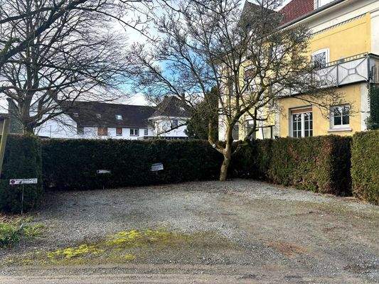 EG: 3 zugeteilte Stellplätze