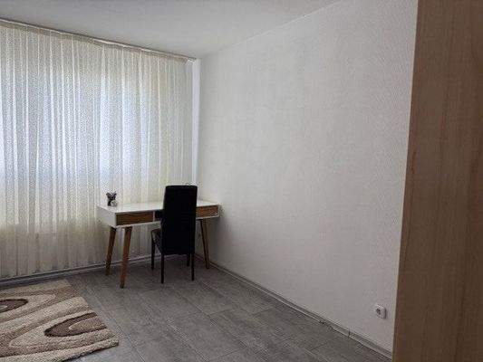 Arbeits-oder Kinderzimmer