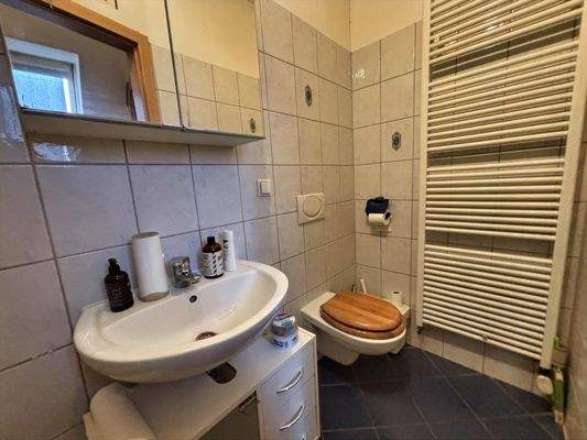 Gäste-WC mit Dusche