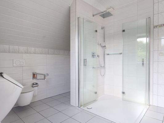 Großzügiges Wohnhaus in idyllischer Ortsrandlage