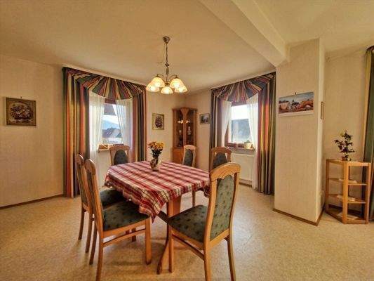 Großgestalteter Essbereich