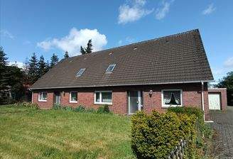 Einfamilienhaus mit Einliegerwohnung in Grabstede