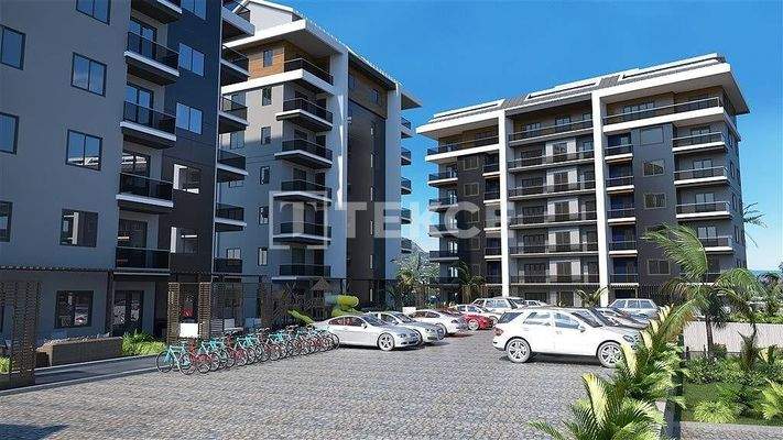 Flats with a Shared Pool Close to Social Amenities in Alanya