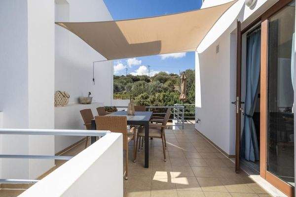 Kreta, Ag. Paraskevi: Tolle Wohnung in schöner Anlage mit Meerblick zu verkaufen