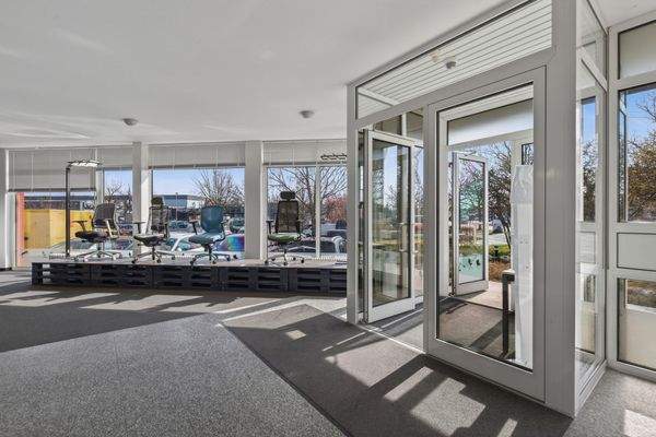 Eingang und Schaufenster