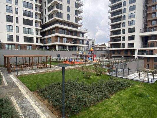 Istanbul Apartments with Green Complex Areas in Ümraniye
