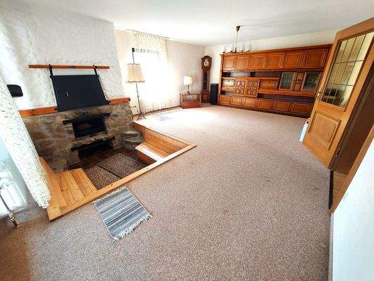 Haus Obermichelbach - Wohnzimmer leer