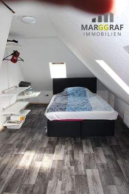 Schlafzimmer DG
