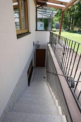 separater Eingang zur Einliegerwohnung