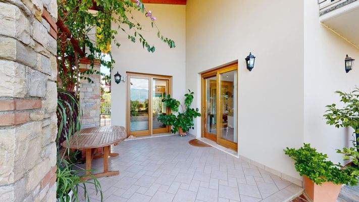 MT-002-195-Villa-singola-vista-lago-Polpenazze-del