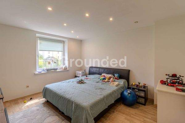 EG links Schlafzimmer