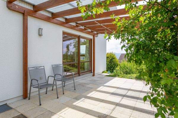 Terrasse mit Pergola