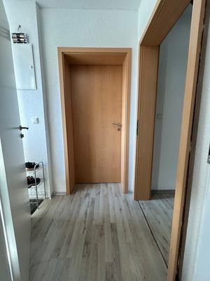 13 Wohnungseingangsdiele OG