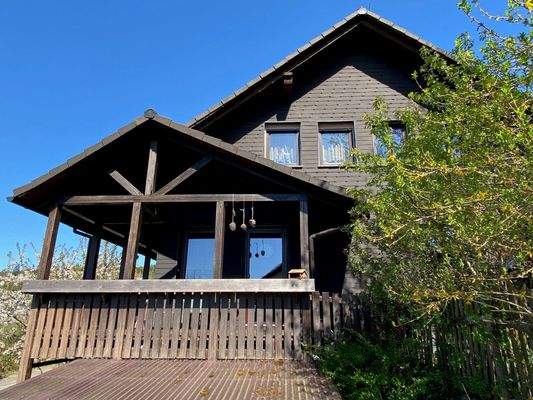 Seitenansicht mit Balkon