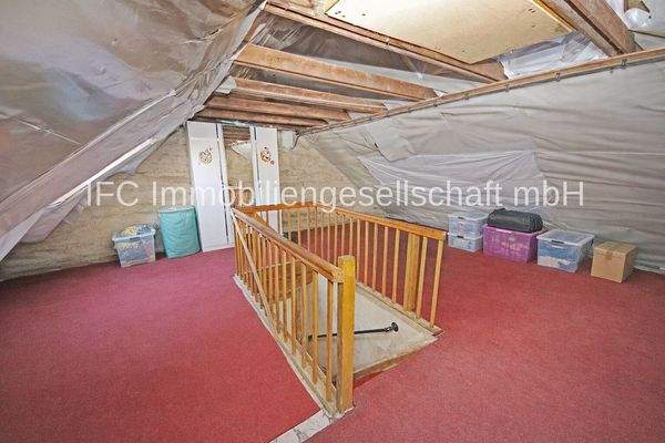 ausbaubarer Dachboden