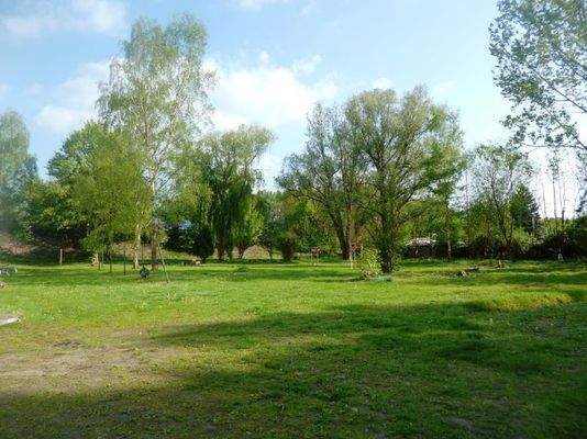 Parkanlage hinter dem Haus