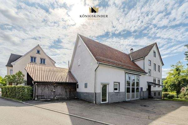 Viel Platz auch vor dem Haus