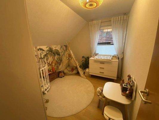 Kinder-/Schlafzimmer