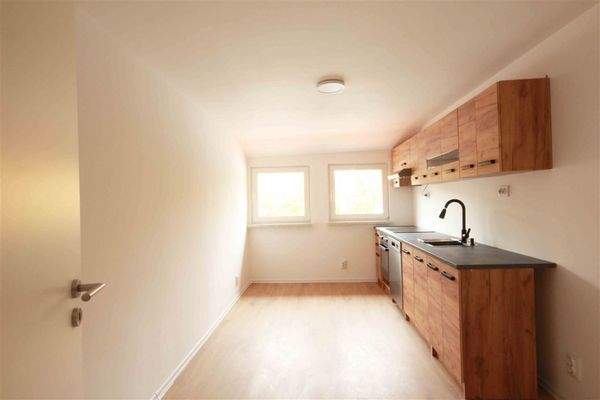 Whg-2-1.OG-rechts-Küche