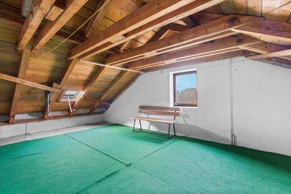 Dachboden (ausbaufähig)