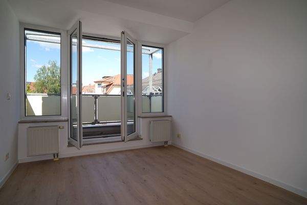 Arbeitszimmer Balkon.JPG