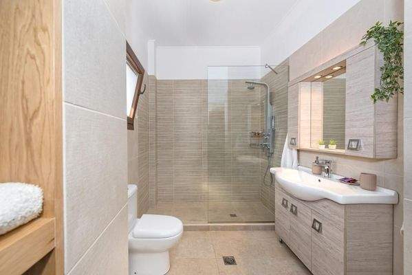 Kreta, Neo Chorio: Villa mit atemberaubendem Meer- und Talblick zu verkaufen