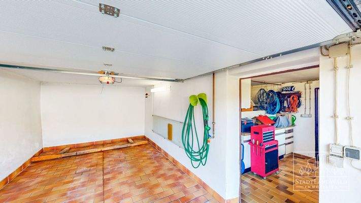 Garage 1 mit Zugang zu Haus