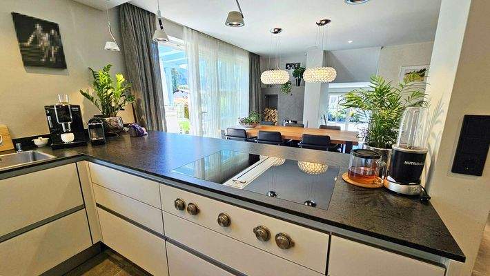 Induktionskochfeld mit Borasystem, Sonniges Einfamilienhaus mit Doppelgarage