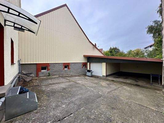 Carport, Garage & HInterhof