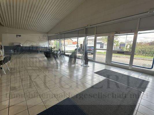 Blick in die Verkaufshalle