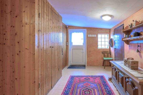 gegenüberliegende Seite.jpg